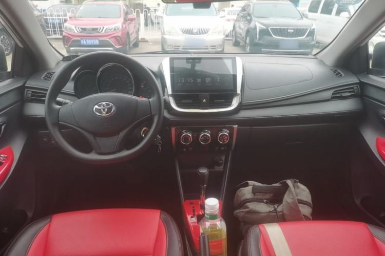Used Toyota YARiS L Zhi Xuan 2016 Revised 1.5E CVT Charming Edition Center Console