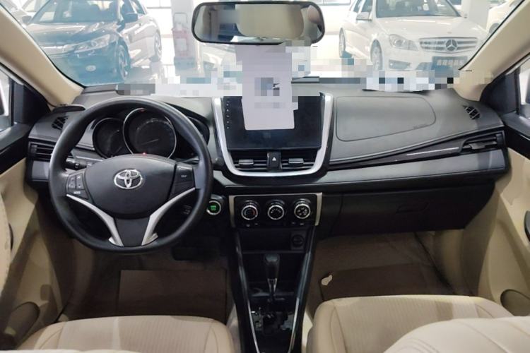 Used Toyota YARiS L Zhi Xuan 2016 Revised 1.5 GS CVT Agile Edition Center Console