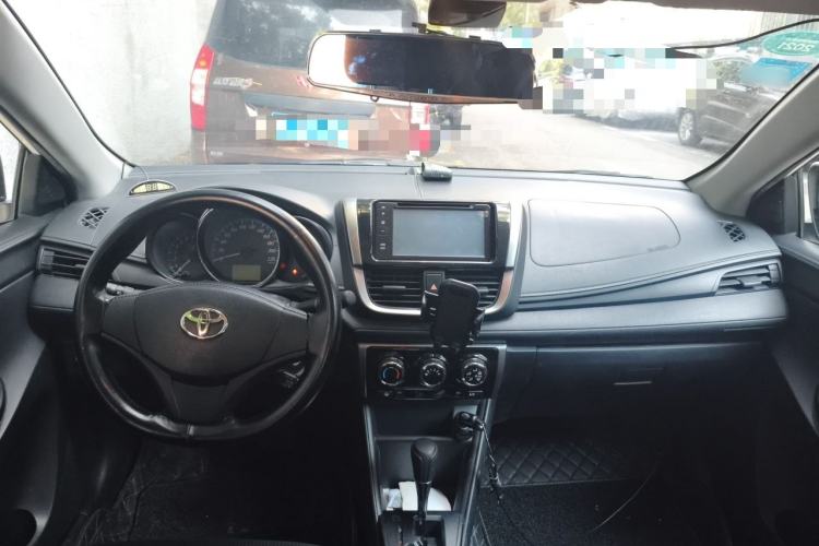 Used Toyota YARiS L Zhi Xuan 2016 Revised 1.5E CVT Charming Edition Center Console