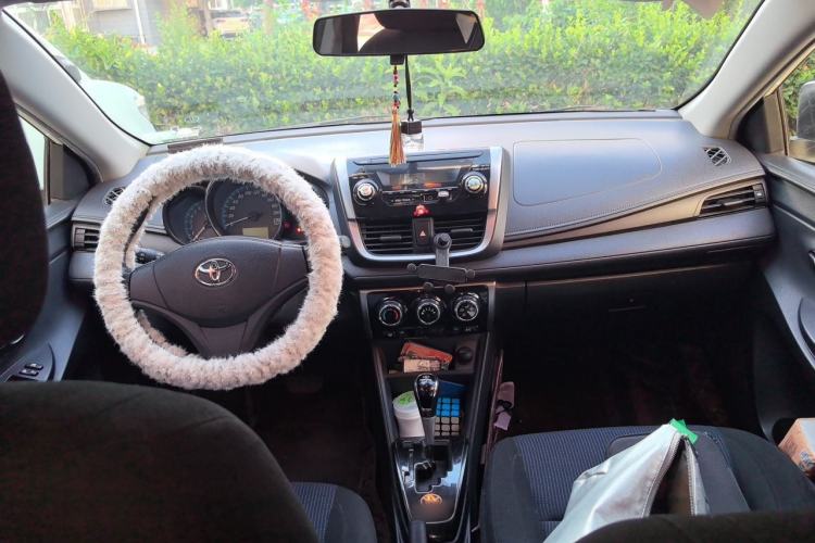 Used Toyota YARiS L Zhi Xuan 2016 Revised 1.5E CVT Charming Edition Center Console