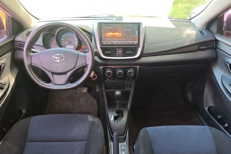Used Toyota YARiS L Zhi Xuan 2016 Revised 1.5E CVT Charming Edition Center Console