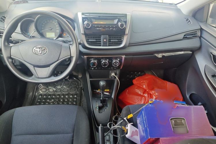Used Toyota YARiS L Zhi Xuan 2016 Revised 1.5E CVT Charming Edition Center Console