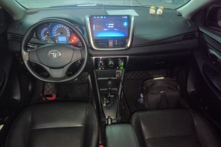 Used Toyota YARiS L Zhi Xuan 2016 Revised 1.5E CVT Charming Edition Center Console