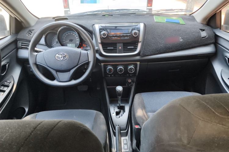 Used Toyota YARiS L Zhi Xuan 2016 Revised 1.5E CVT Charming Edition Center Console