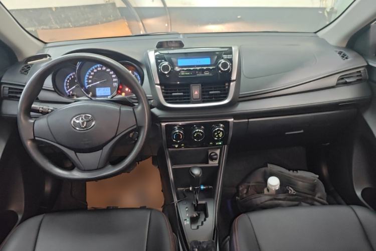 Used Toyota YARiS L Zhi Xuan 2016 Revised 1.5E CVT Charming Edition Center Console