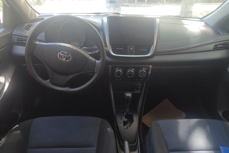 Used Toyota YARiS L Zhi Xuan 2016 Revised 1.5E CVT Charming Edition Center Console