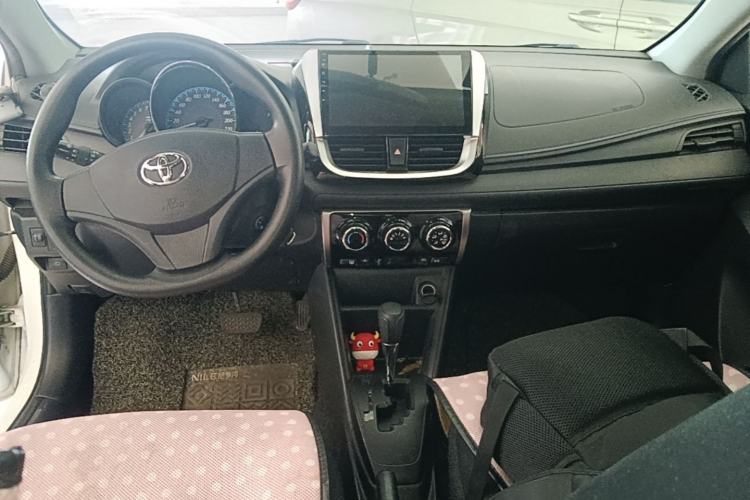 Used Toyota YARiS L Zhi Xuan 2016 Revised 1.5E CVT Charming Edition Center Console