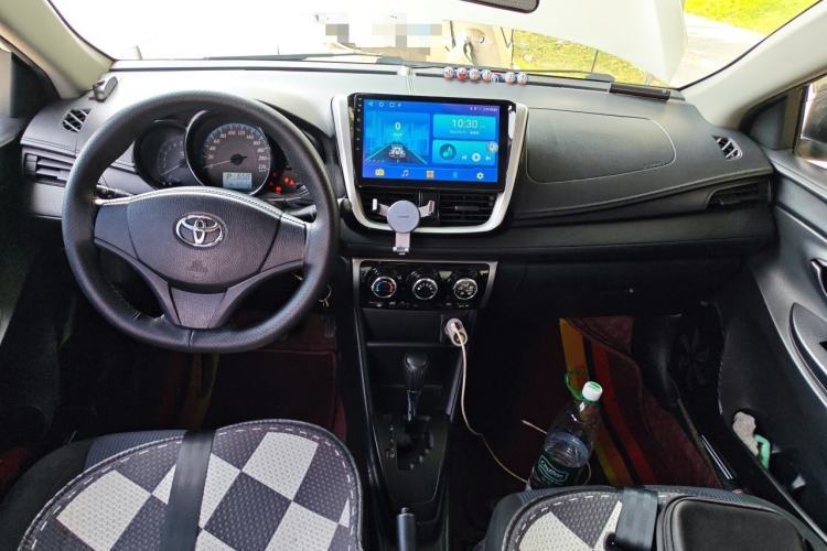 Used Toyota YARiS L Zhi Xuan 2016 Revised 1.5E CVT Charming Edition Center Console
