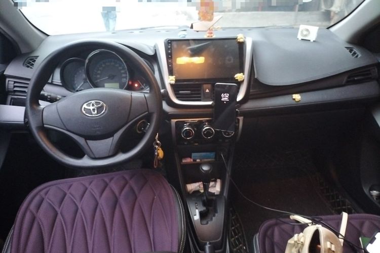 Used Toyota YARiS L Zhi Xuan 2016 Revised 1.5E CVT Charming Edition Center Console
