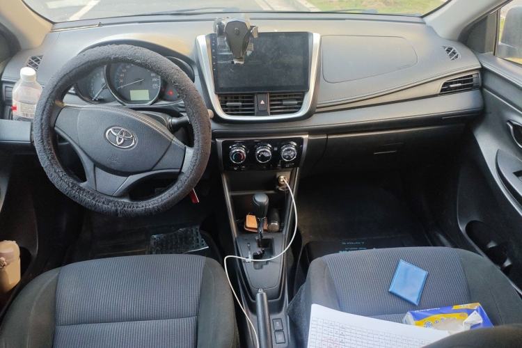 Used Toyota YARiS L Zhi Xuan 2016 Revised 1.5E CVT Charming Edition Center Console