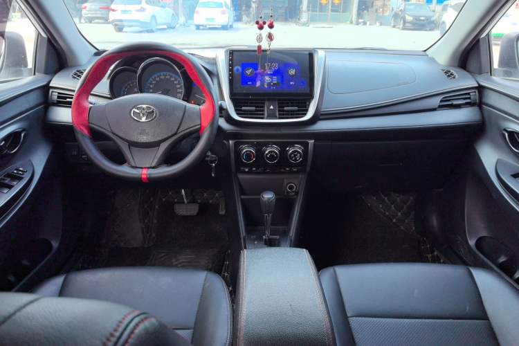 Used Toyota YARiS L Zhi Xuan 2016 Revised 1.5E CVT Charming Edition Center Console
