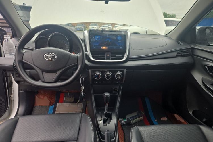 Used Toyota YARiS L Zhi Xuan 2016 Revised 1.5E CVT Charming Edition Center Console