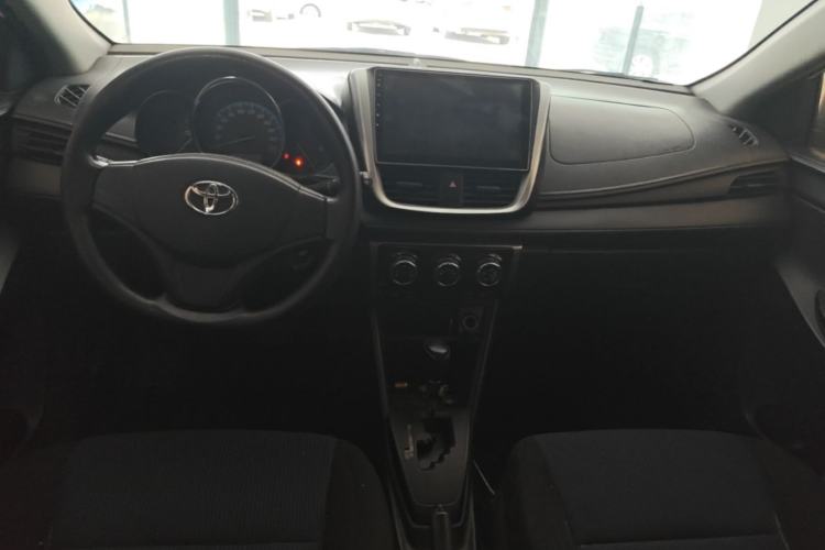 Used Toyota YARiS L Zhi Xuan 2016 Revised 1.5E CVT Charming Edition Center Console
