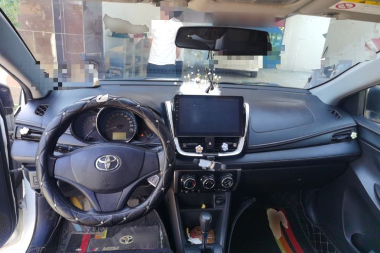 Used Toyota YARiS L Zhi Xuan 2016 Revised 1.5E CVT Charming Edition Center Console