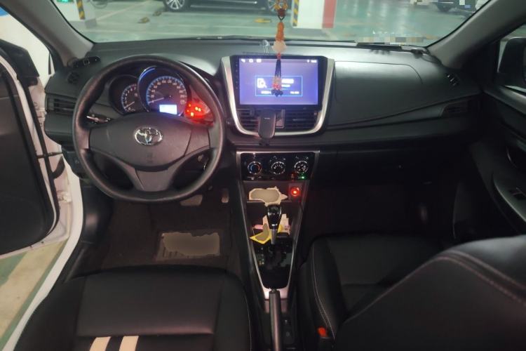 Used Toyota YARiS L Zhi Xuan 2016 Revised 1.5E CVT Charming Edition Center Console