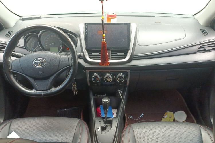 Used Toyota YARiS L Zhi Xuan 2016 Revised 1.5E CVT Charming Edition Center Console