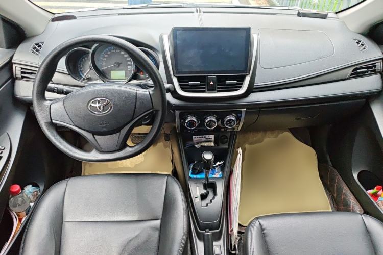 Used Toyota YARiS L Zhi Xuan 2016 Revised 1.5E CVT Charming Edition Center Console