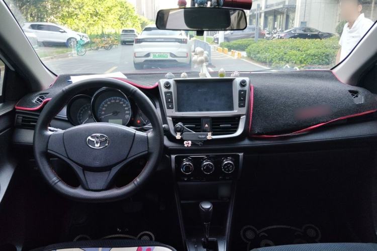 Used Toyota YARiS L Zhi Xuan 2016 Revised 1.5E CVT Charming Edition Center Console
