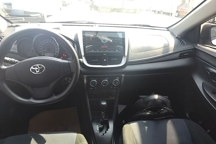 Used Toyota YARiS L Zhi Xuan 2016 Revised 1.5E CVT Charming Edition Center Console