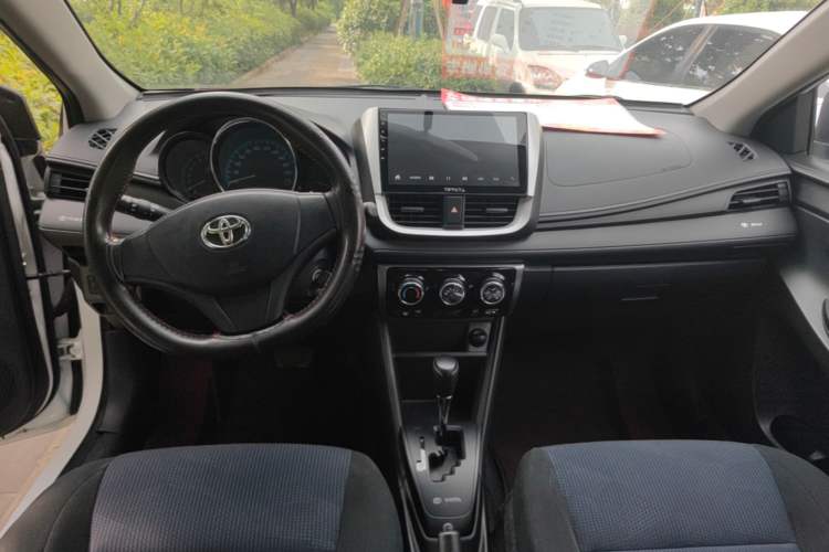 Used Toyota YARiS L Zhi Xuan 2016 Revised 1.5E CVT Charming Edition Center Console