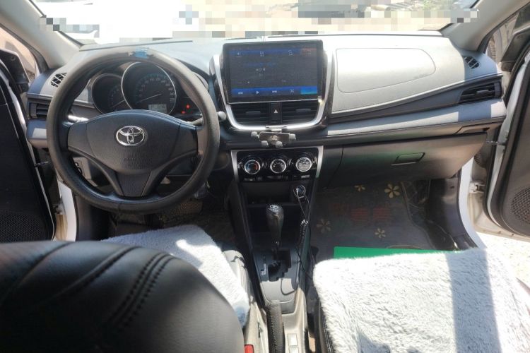 Used Toyota YARiS L Zhi Xuan 2016 Revised 1.5E CVT Charming Edition Center Console