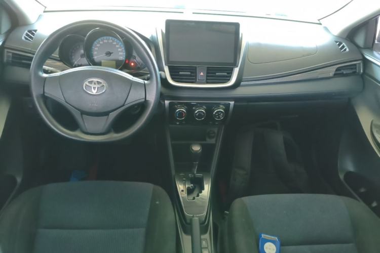 Used Toyota YARiS L Zhi Xuan 2016 Revised 1.5E CVT Charming Edition Center Console