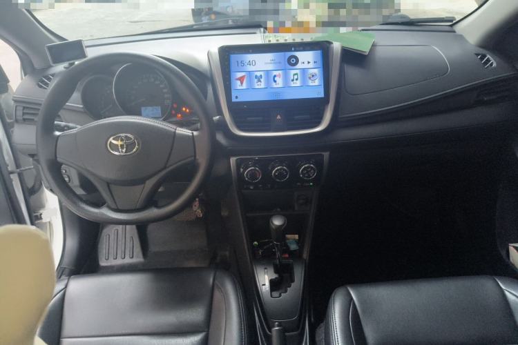 Used Toyota YARiS L Zhi Xuan 2016 Revised 1.5E CVT Charming Edition Center Console