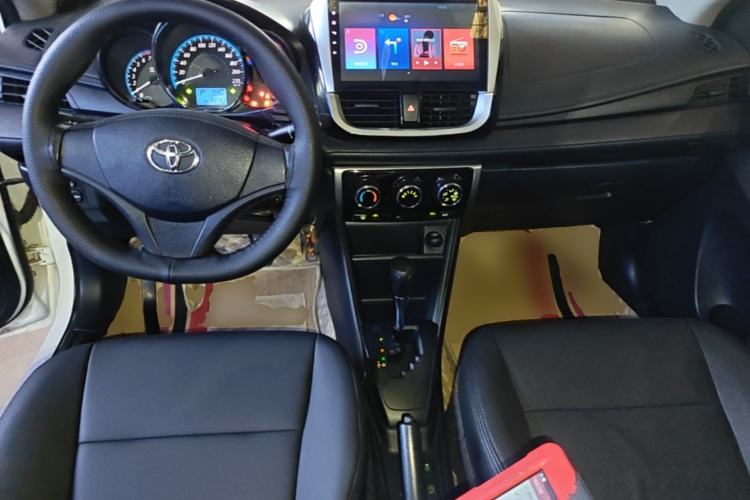 Used Toyota YARiS L Zhi Xuan 2016 Revised 1.5E CVT Charming Edition Center Console