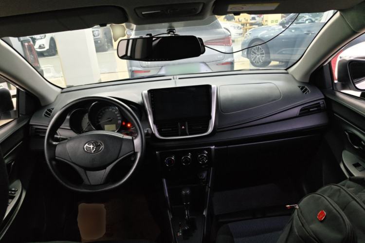 Used Toyota YARiS L Zhi Xuan 2016 Revised 1.5E CVT Charming Edition Center Console
