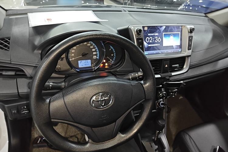 Used Toyota YARiS L Zhi Xuan 2016 Revised 1.5E CVT Charming Edition Center Console