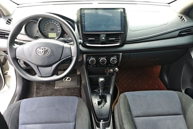 Used Toyota YARiS L Zhi Xuan 2016 Revised 1.5E CVT Charming Edition Center Console