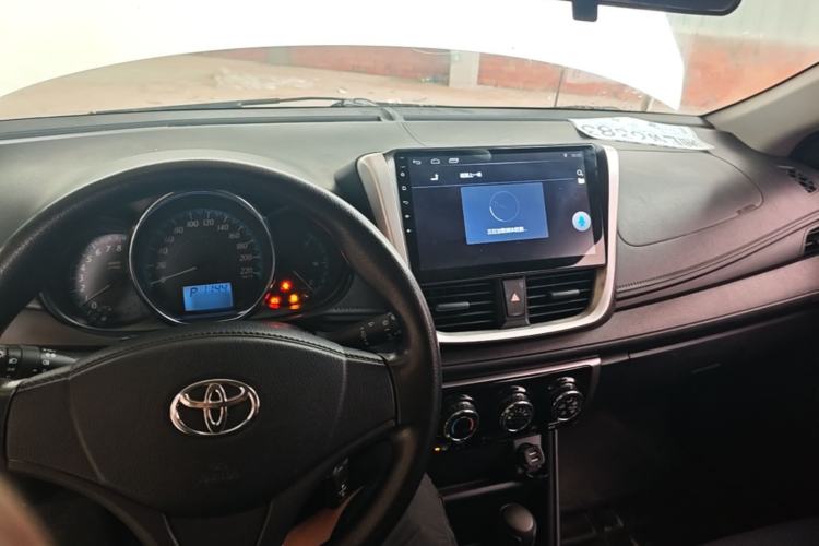 Used Toyota YARiS L Zhi Xuan 2016 Revised 1.5E CVT Charming Edition Center Console