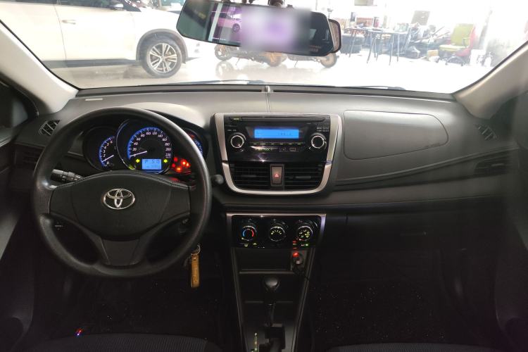 Used Toyota YARiS L Zhi Xuan 2016 Revised 1.5E CVT Charming Edition Center Console