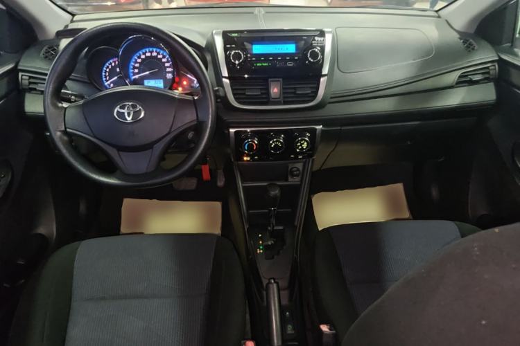 Used Toyota YARiS L Zhi Xuan 2016 Revised 1.5E CVT Charming Edition Center Console