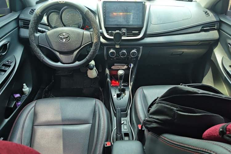 Used Toyota YARiS L Zhi Xuan 2016 Revised 1.5E CVT Charming Edition Center Console