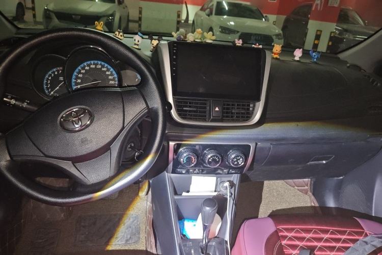Used Toyota YARiS L Zhi Xuan 2016 Revised 1.5E CVT Charming Edition Center Console