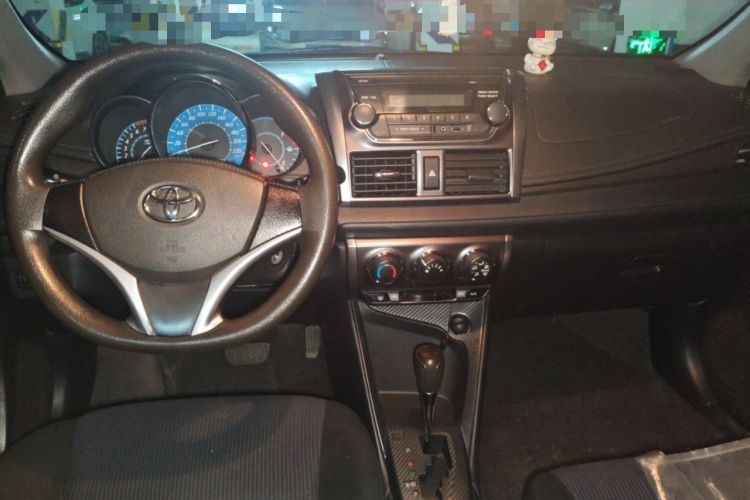 Used Toyota YARiS L Zhi Xuan 2016 Revised 1.5E CVT Charming Edition Center Console