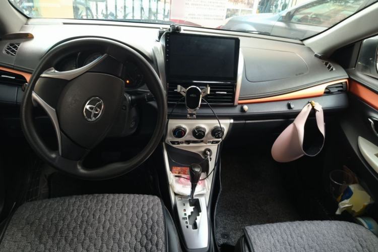 Used Toyota YARiS L Zhi Xuan 2016 1.5G Automatic XunSu Model with Sunroof Center Console