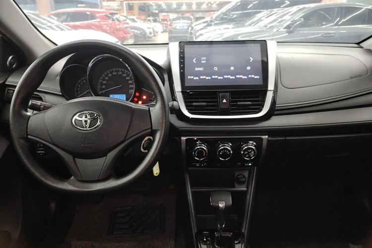Used Toyota YARiS L Zhi Xuan 2016 Revised 1.5E CVT Charming Edition Center Console