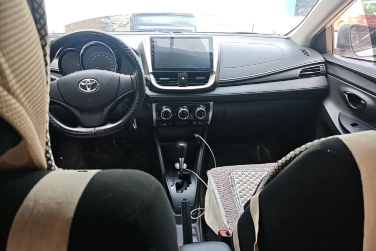 Used Toyota YARiS L Zhi Xuan 2016 Revised 1.5E CVT Charming Edition Center Console