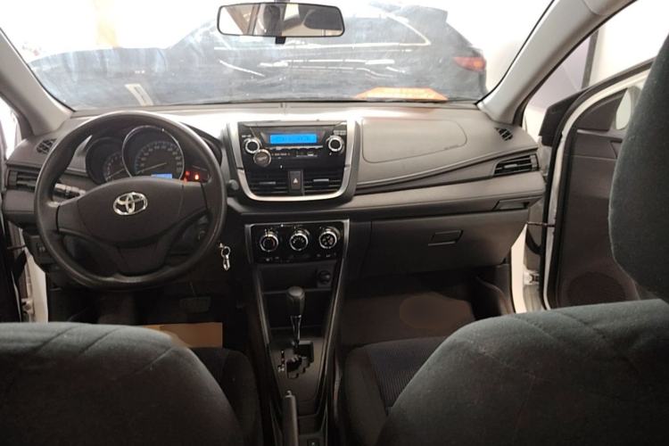 Used Toyota YARiS L Zhi Xuan 2016 Revised 1.5E CVT Charming Edition Center Console