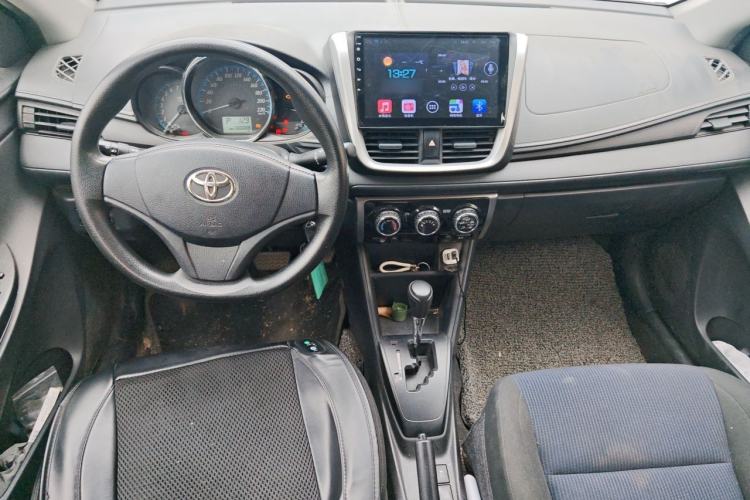Used Toyota YARiS L Zhi Xuan 2016 Revised 1.5E CVT Charming Edition Center Console