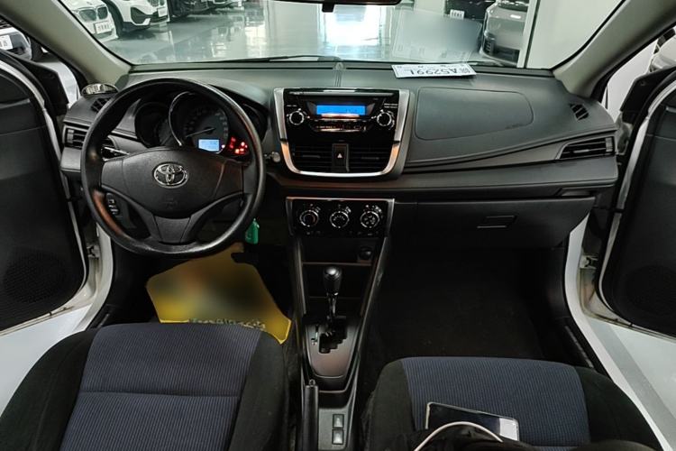 Used Toyota YARiS L Zhi Xuan 2016 Revised 1.5E CVT Charming Edition Center Console