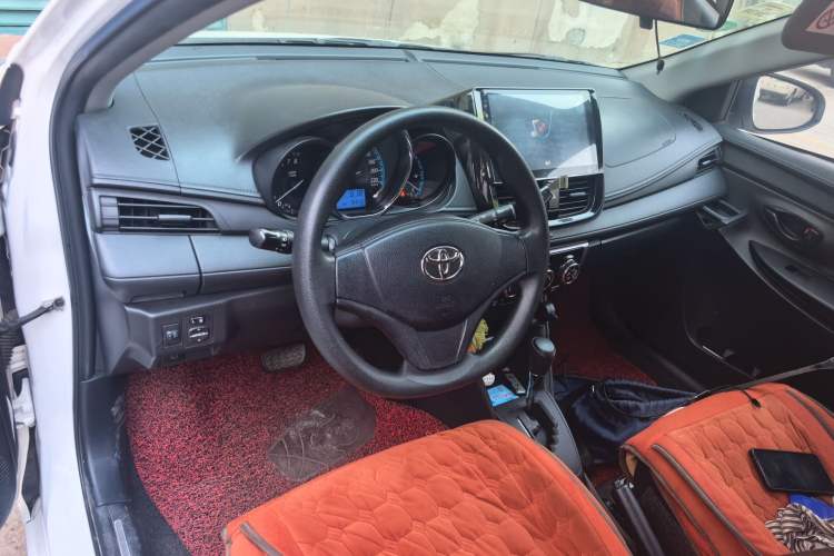 Used Toyota YARiS L Zhi Xuan 2016 Revised 1.5E CVT Charming Edition Center Console