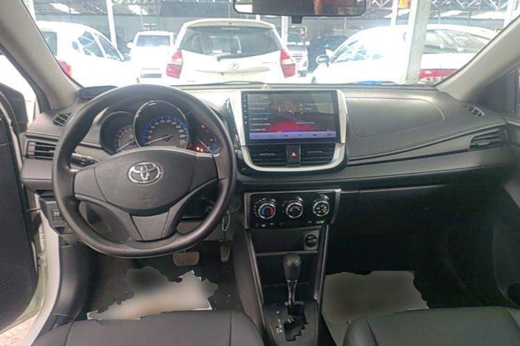 Used Toyota YARiS L Zhi Xuan 2016 Revised 1.5E CVT Charming Edition Center Console