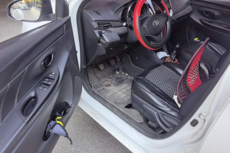 Used Toyota YARiS L Zhi Xuan 2016 Revised 1.3E Manual – Charming Edition Driver Seat