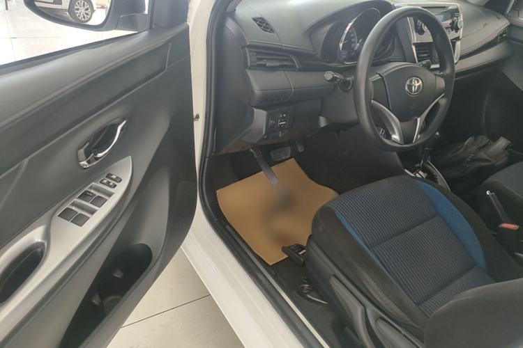 Used Toyota YARiS L Zhi Xuan 2016 Revised Version 1.5G CVT with Dynamic Sunroof Driver Seat