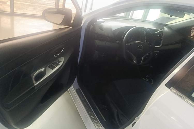 Used Toyota YARiS L Zhi Xuan 2016 Revised Version 1.5G CVT with Dynamic Sunroof Driver Seat