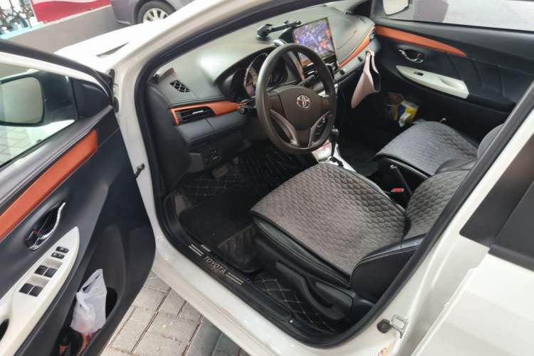 Used Toyota YARiS L Zhi Xuan 2016 1.5G Automatic XunSu Model with Sunroof Driver Seat