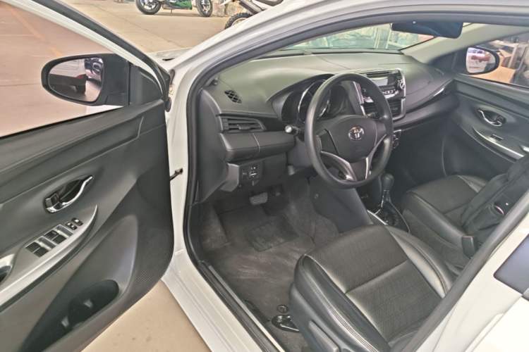 Used Toyota YARiS L Zhi Xuan 2016 Revised Version 1.5G CVT with Dynamic Sunroof Driver Seat
